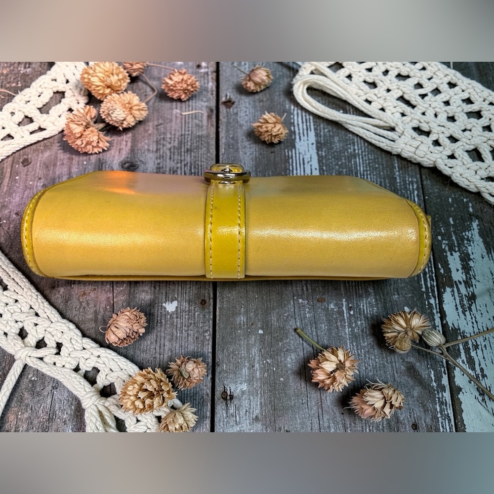 Vintage Coach Yellow Leather Legacy Buckle Snap Wallet - purse set in my closet💛 - Picture 11 of 11